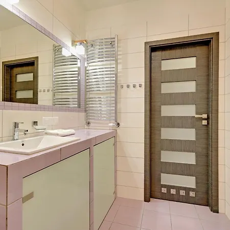 Hallera 165 By Downtown Danzig